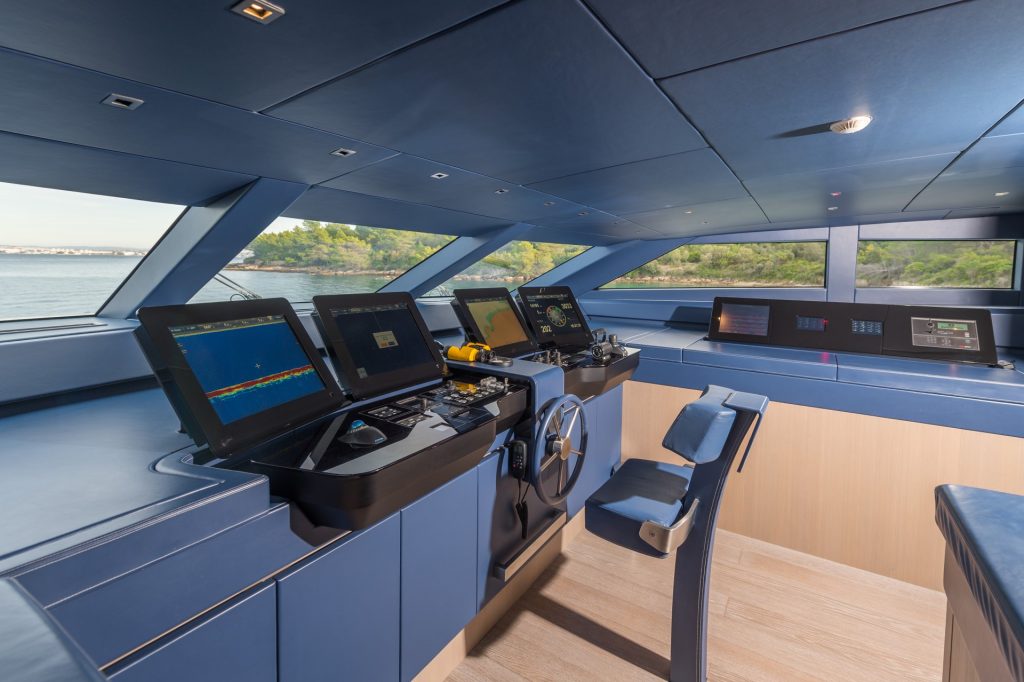 andiamo yacht charter wheelhouse