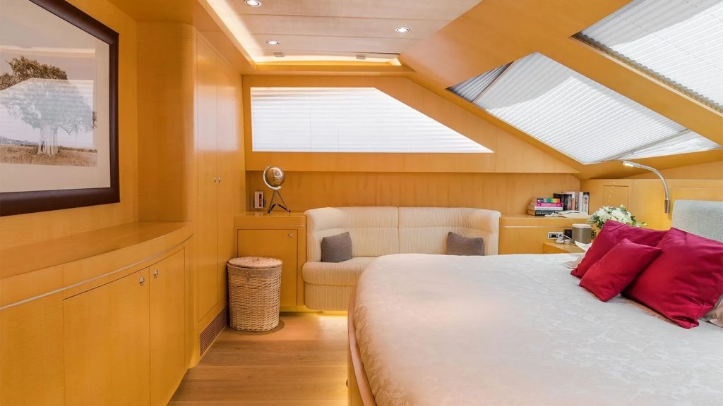 conte alberti yacht charter main deck master suite