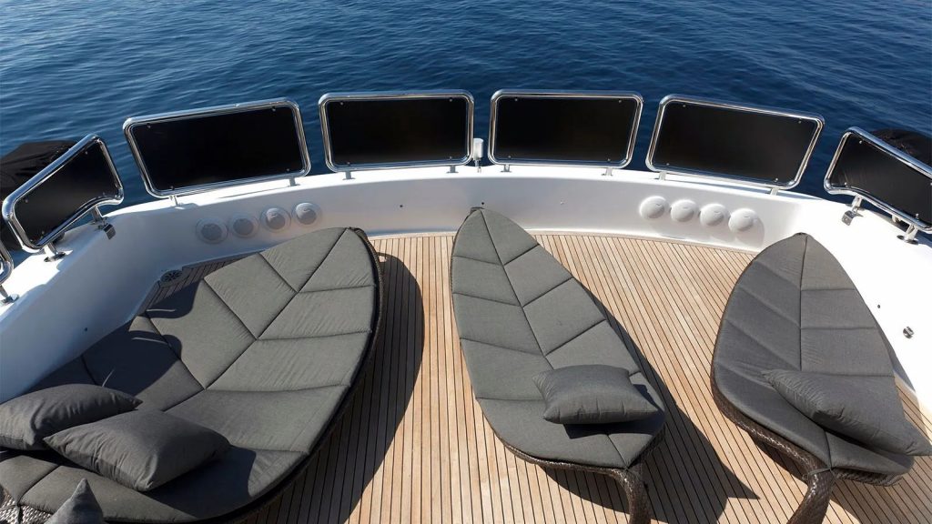 conte alberti yacht charter sun loungers