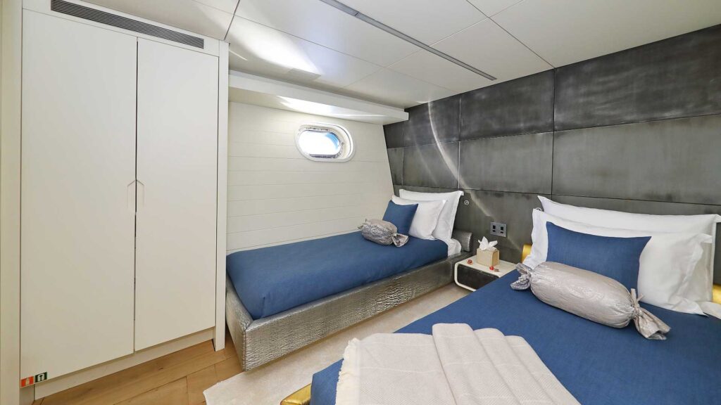 anavi yacht charter twin cabin