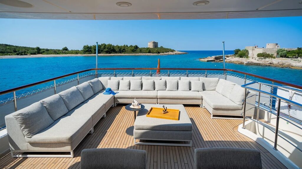 valentina ii yacht charter sundeck