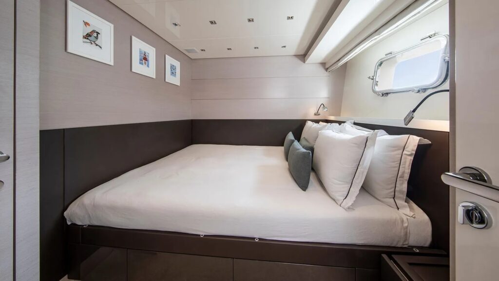 balance yacht charter double cabin