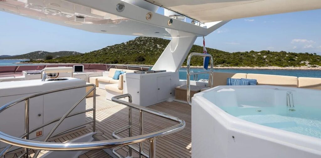 ladyship yacht charter flybridge