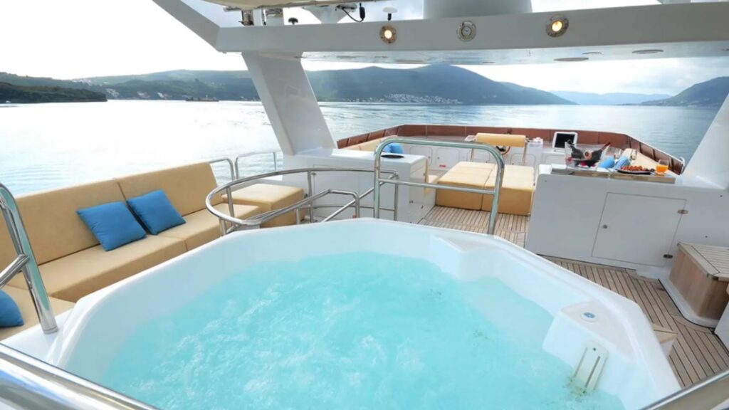 ladyship yacht charter jacuzzi