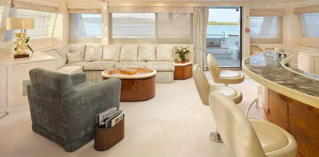 ladyship yacht charter main deck aft