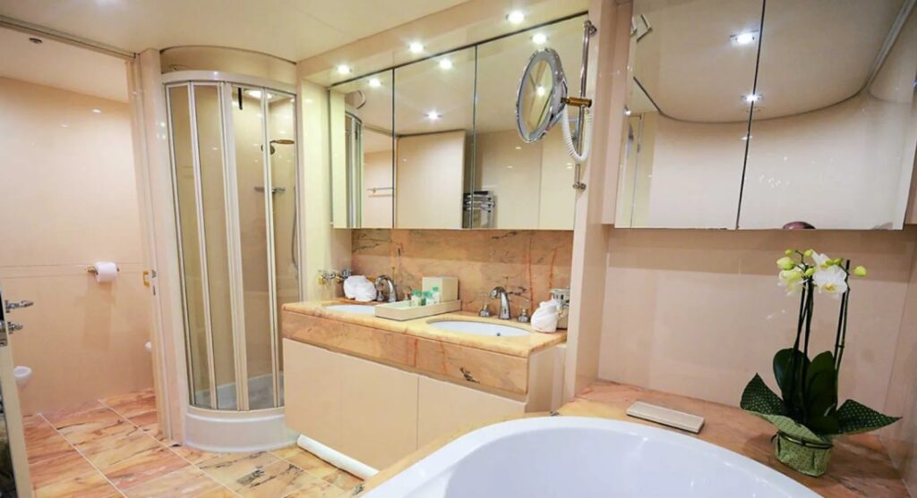 ladyship yacht charter master en suite view