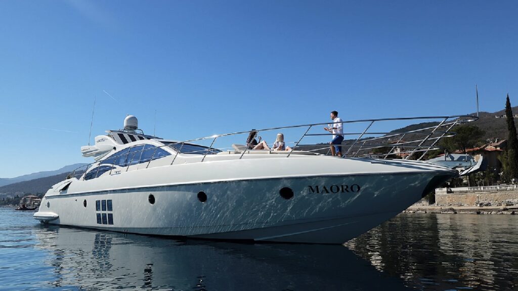 maoro yacht charter sea level view