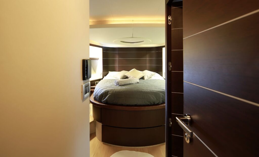 maoro yacht charter vip stateroom