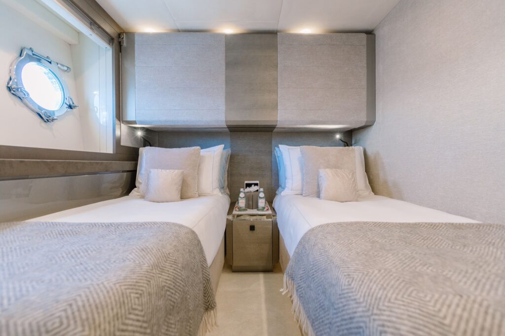 vivaldi yacht charter twin cabin