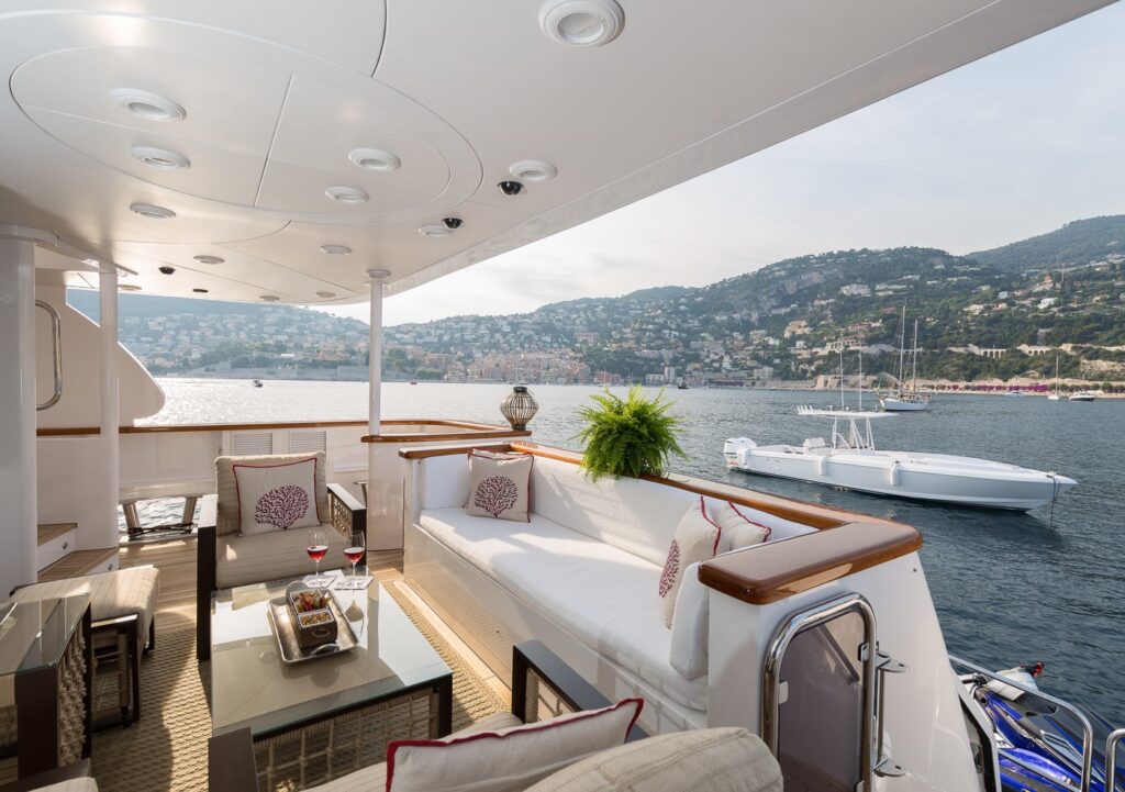 superyacht bina main deck aft area