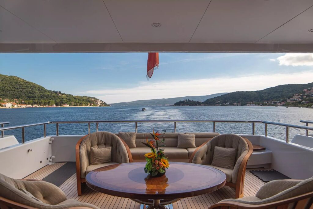 trident yacht charter main deck aft