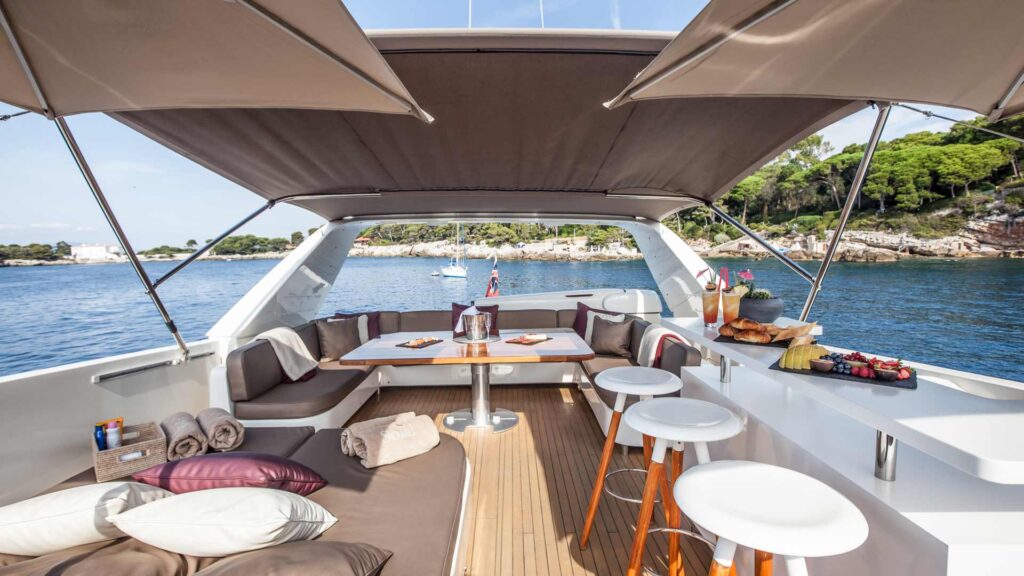 solal yacht charter flybridge