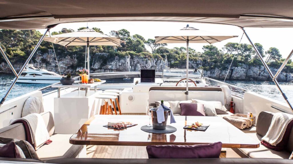 solal yacht charter flybridge dining