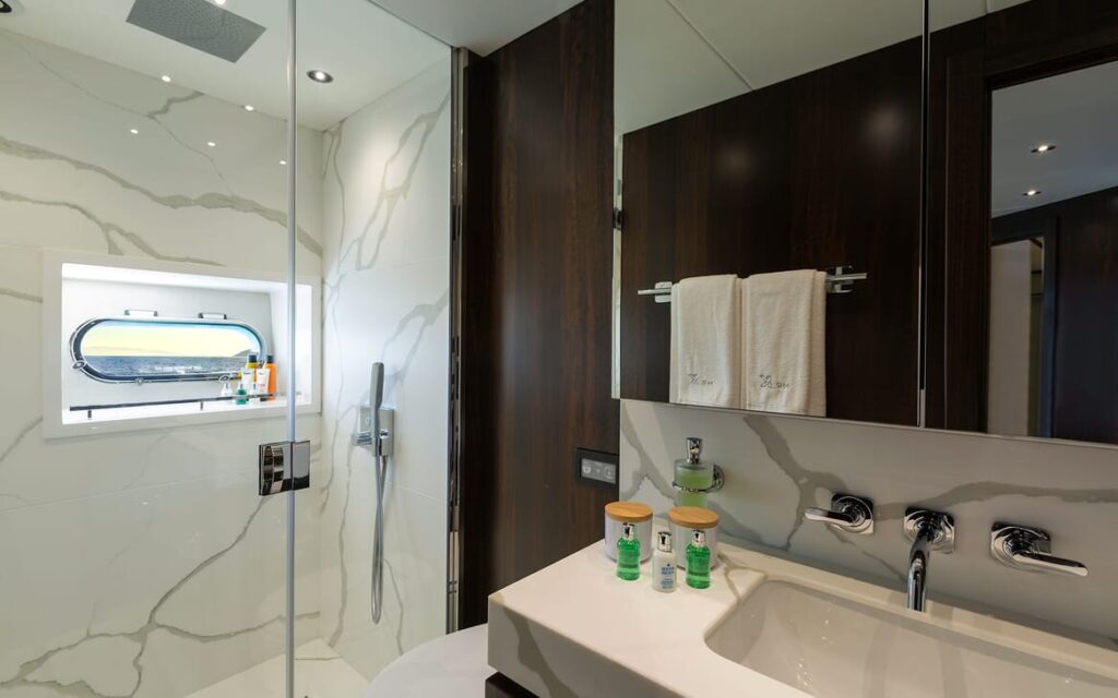 mr k iriston yacht charter en suite